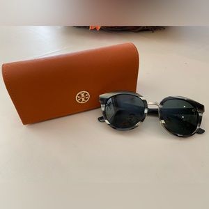 Tory Burch Sunglass